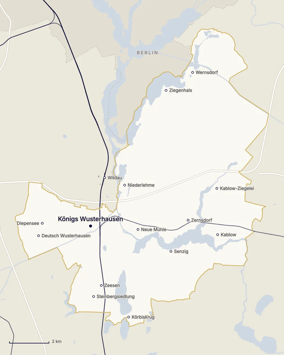 Karte der Stadt Königs Wusterhausen: Kernstadt mit Deutsch Wusterhausen und Diepensee, Zeesen, Senzig, Zernsdorf, Kablow, Niederlehme, Ziegenhals und Wernsdorf, dazu die Bahnstrecken, die Dahme mit ihren Seen und die Grenze zu Berlin im Norden