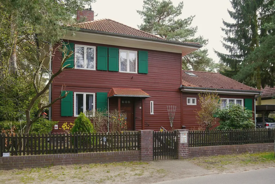 Denkmalgeschütztes Wohnhaus Haus Petzold in der Bachstraße 5 in Stahnsdorf