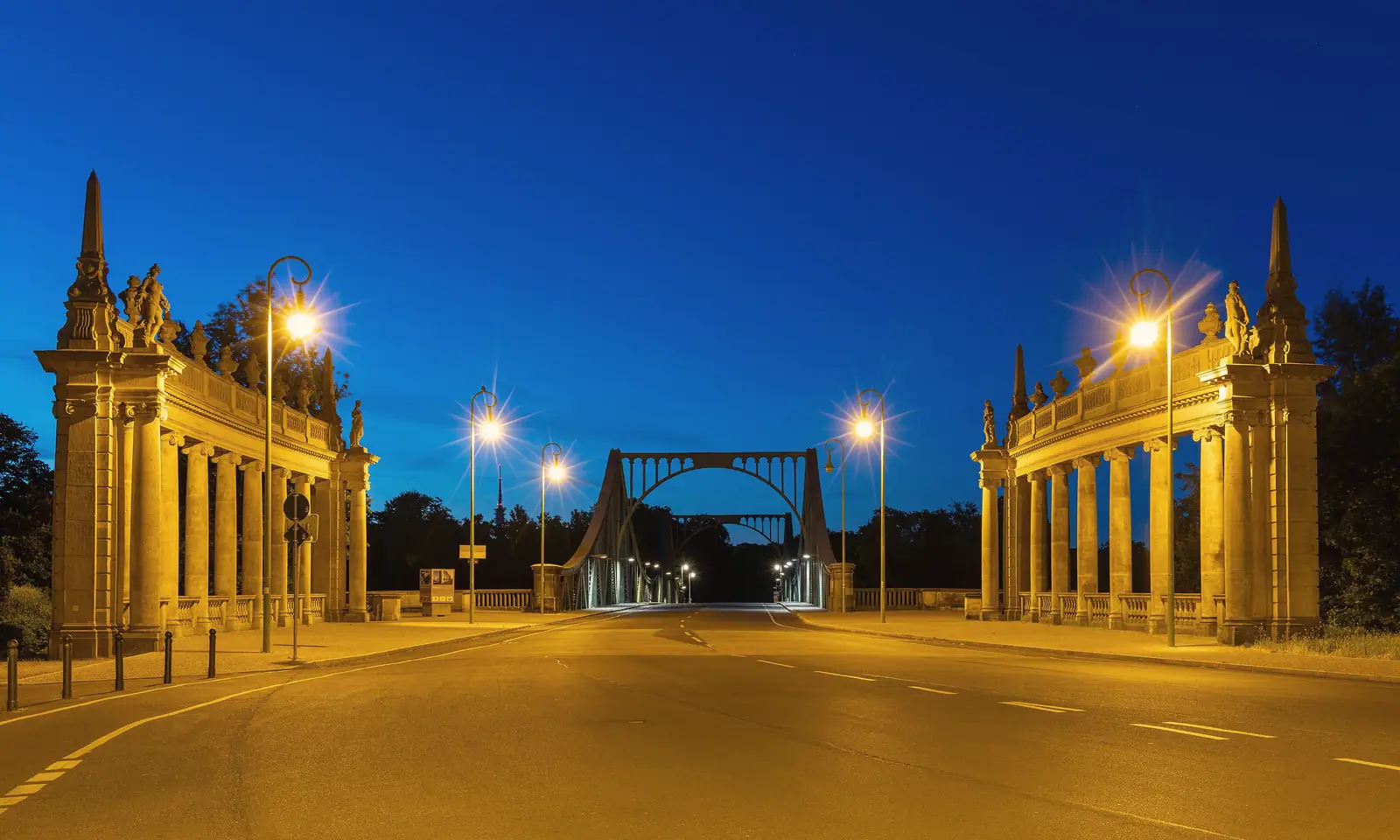 Die Kolonnaden an der Glienicker Brücke in Potsdam